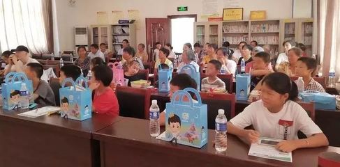 親子溝通從心開始 縣心理咨詢協(xié)會走進(jìn)景潭村開展家庭教育專題講座