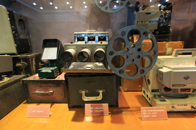 光影的傳承 老式幻燈機與幻燈投影設備市場解析